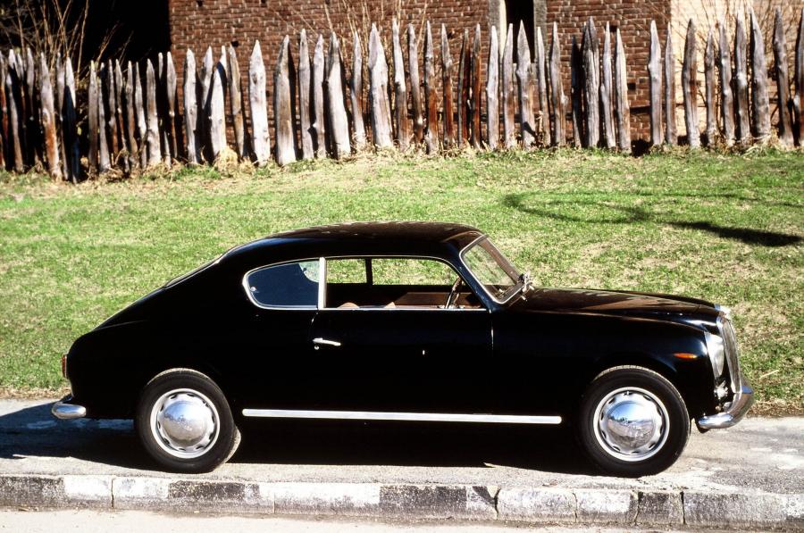  Lancia Aurelia 1950 года  (фото 7 из 15)